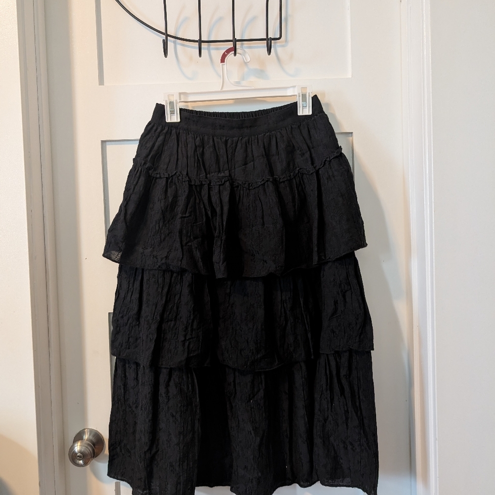 Universal Thread Black Bubble Midi Skirt